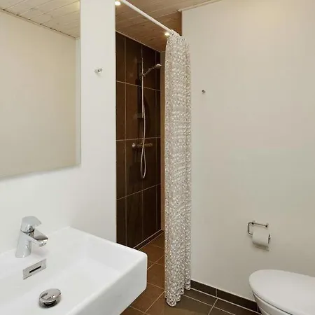 Feriehus Midtby Sleeps 18 Pool Wifi