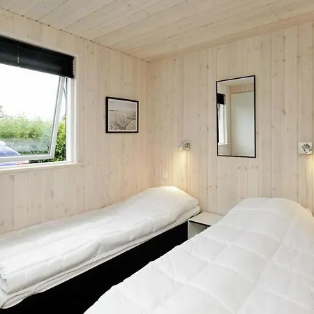 Midtby Sleeps 18 Pool Wifi Feriehus Blåvand