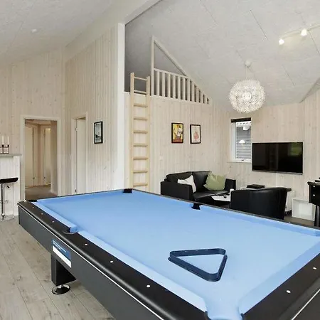 Feriehus Midtby Sleeps 18 Pool Wifi *
