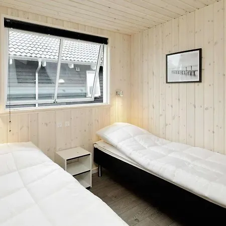 Feriehus Midtby Sleeps 18 Pool Wifi