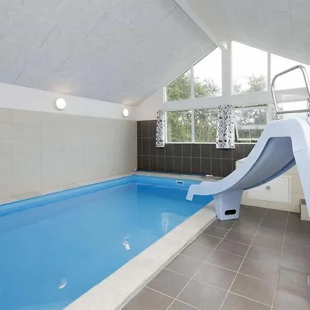 Midtby Sleeps 18 Pool Wifi Feriehus *