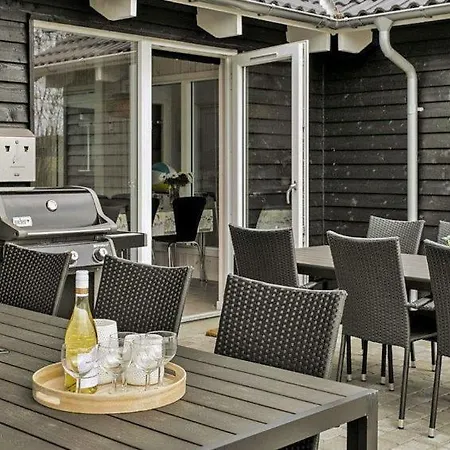 Midtby Sleeps 18 Pool Wifi * Blåvand