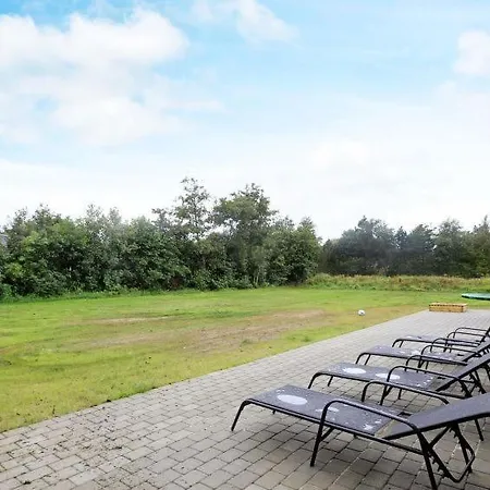 Midtby Sleeps 18 Pool Wifi Feriehus *