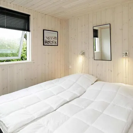 Midtby Sleeps 18 Pool Wifi