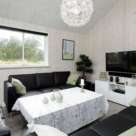 Feriehus Midtby Sleeps 18 Pool Wifi